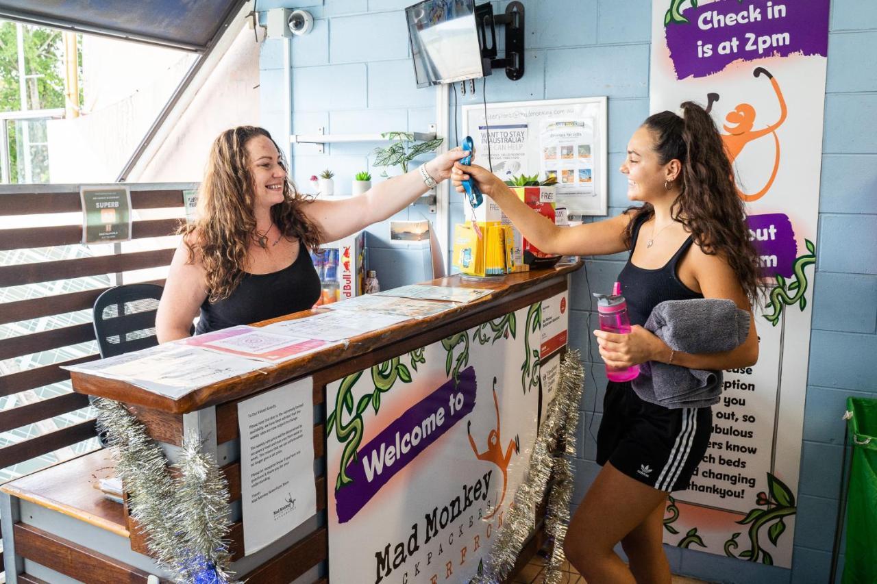Mad Monkey Waterfront Hostel Cairns Bagian luar foto